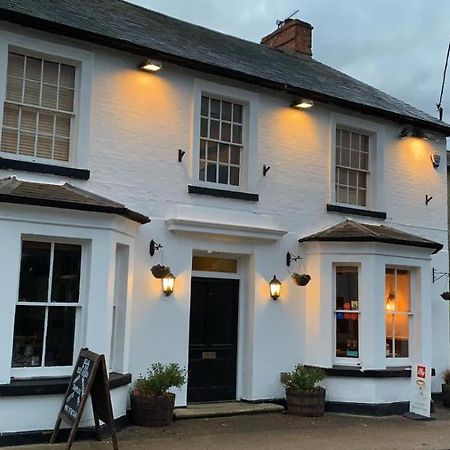 The Fox And Hounds Hotell Whittlebury Exteriör bild