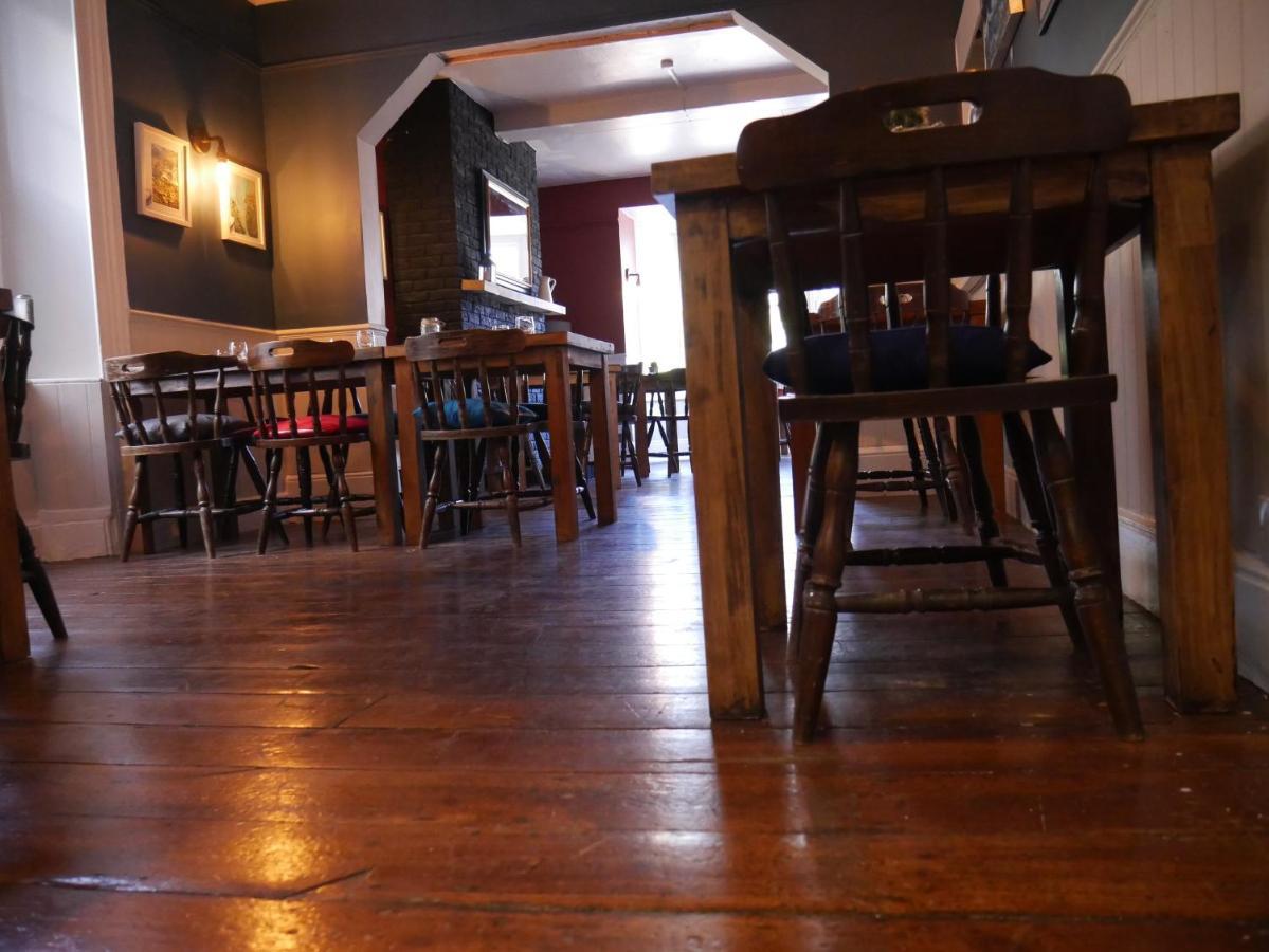 The Fox And Hounds Hotell Whittlebury Exteriör bild