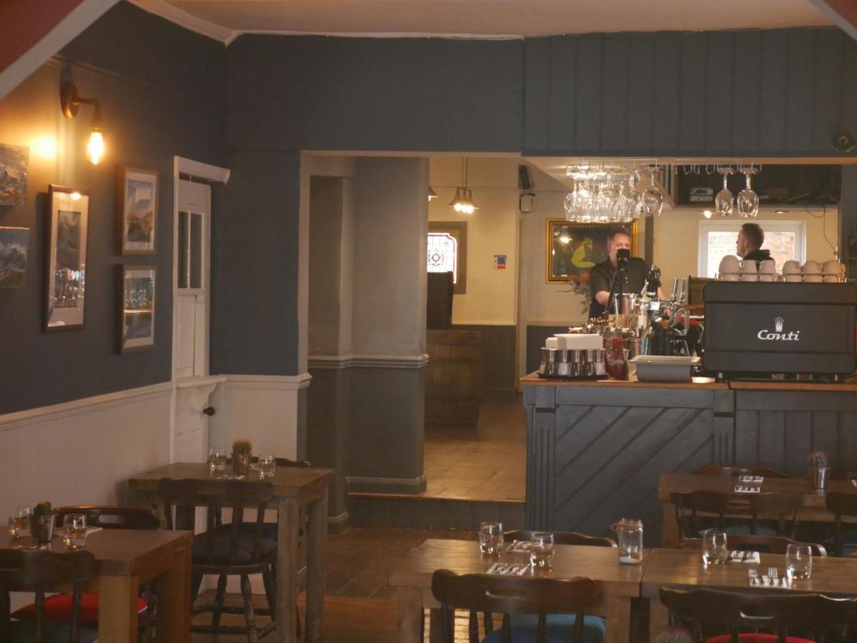 The Fox And Hounds Hotell Whittlebury Exteriör bild