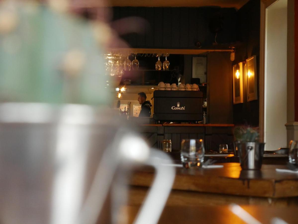 The Fox And Hounds Hotell Whittlebury Exteriör bild