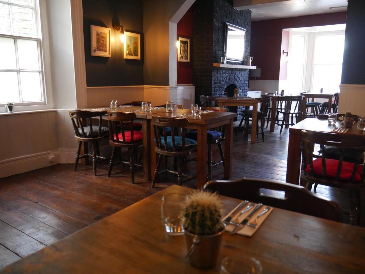 The Fox And Hounds Hotell Whittlebury Exteriör bild