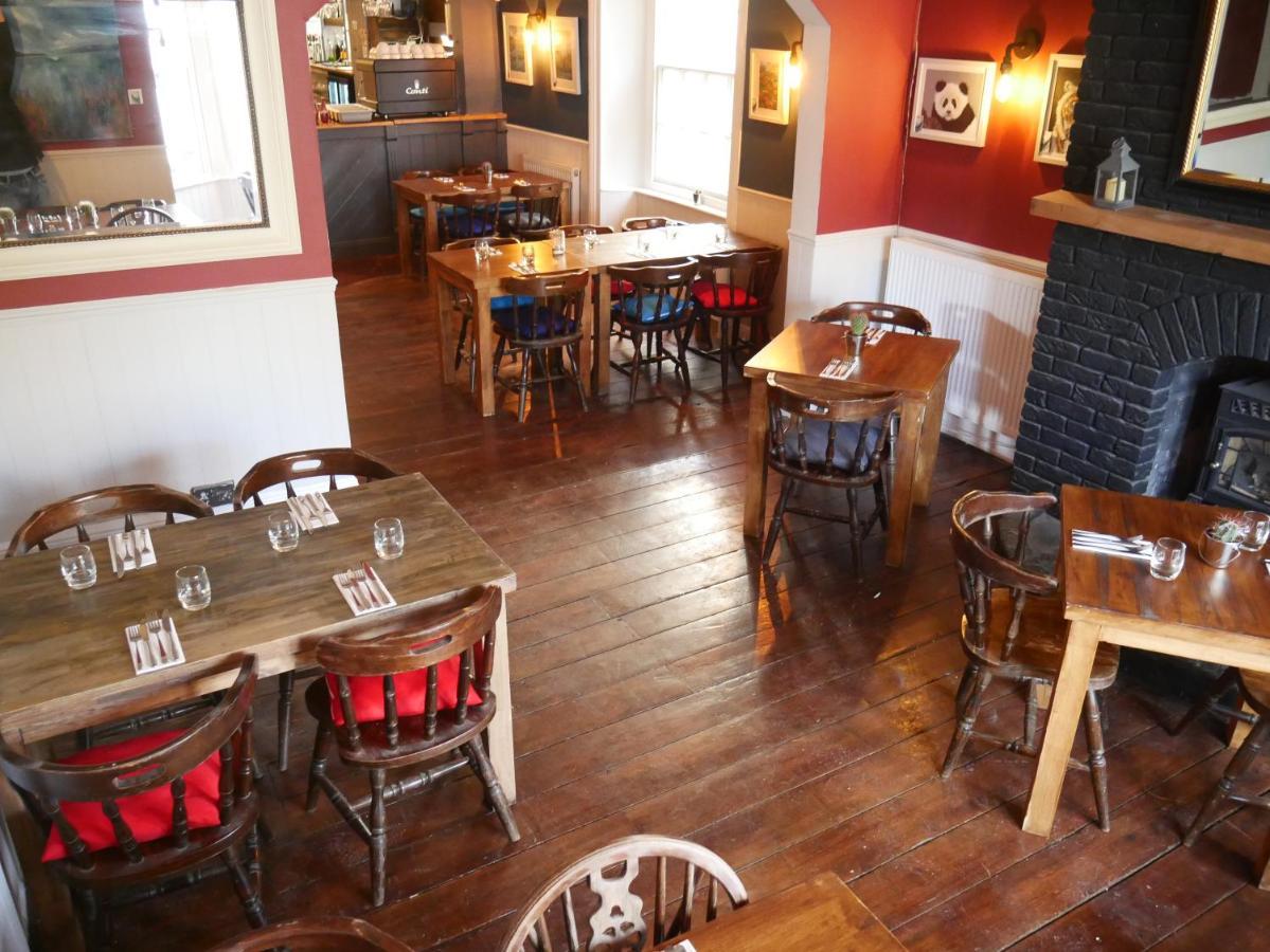 The Fox And Hounds Hotell Whittlebury Exteriör bild