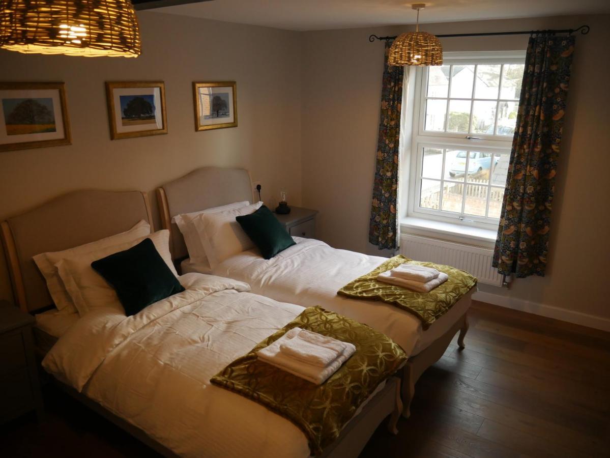The Fox And Hounds Hotell Whittlebury Exteriör bild
